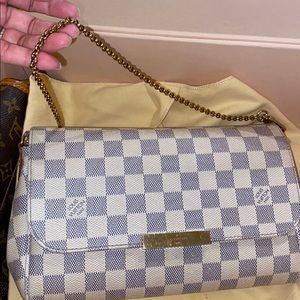 ‼️SOLD‼️Authentic Favorite Crossbody Azur MM